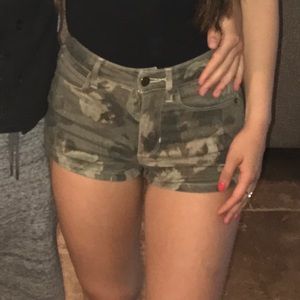 Camouflage Guess shorts